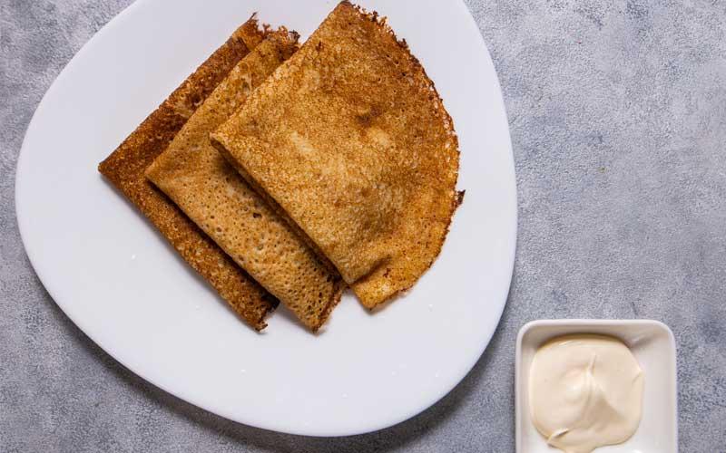 Блины со сметаной