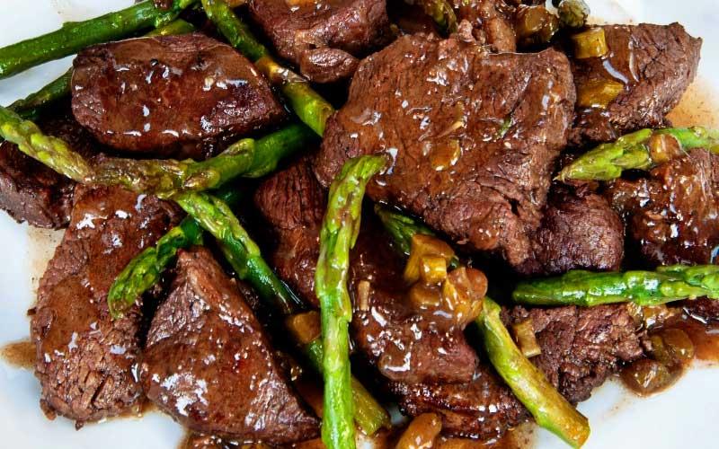 Спаржа с мясом